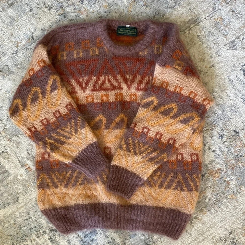 The gold label, designer collection sweater, size medium. Oversized fit!‌‌‌‌‌‌‌
